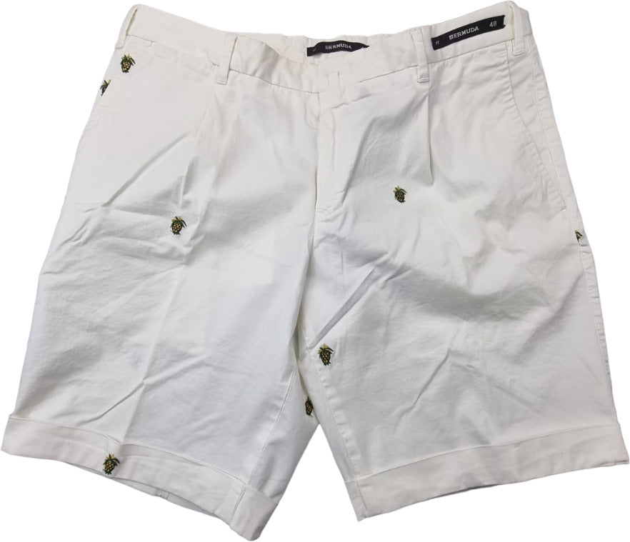 Bermuda uomo PT Torino in tinta unita bianca con ricami, pantaloncini di moda in cotone per uomo, dettaglio visibile.