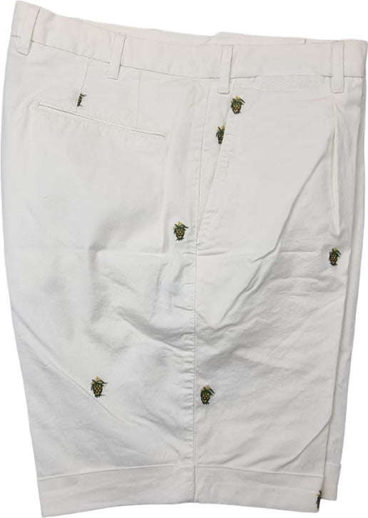 Bermuda uomo PT Torino tinta unita con ricami, pantaloncini bianchi in moda uomo, dettaglio visibile sul tessuto e ricami.