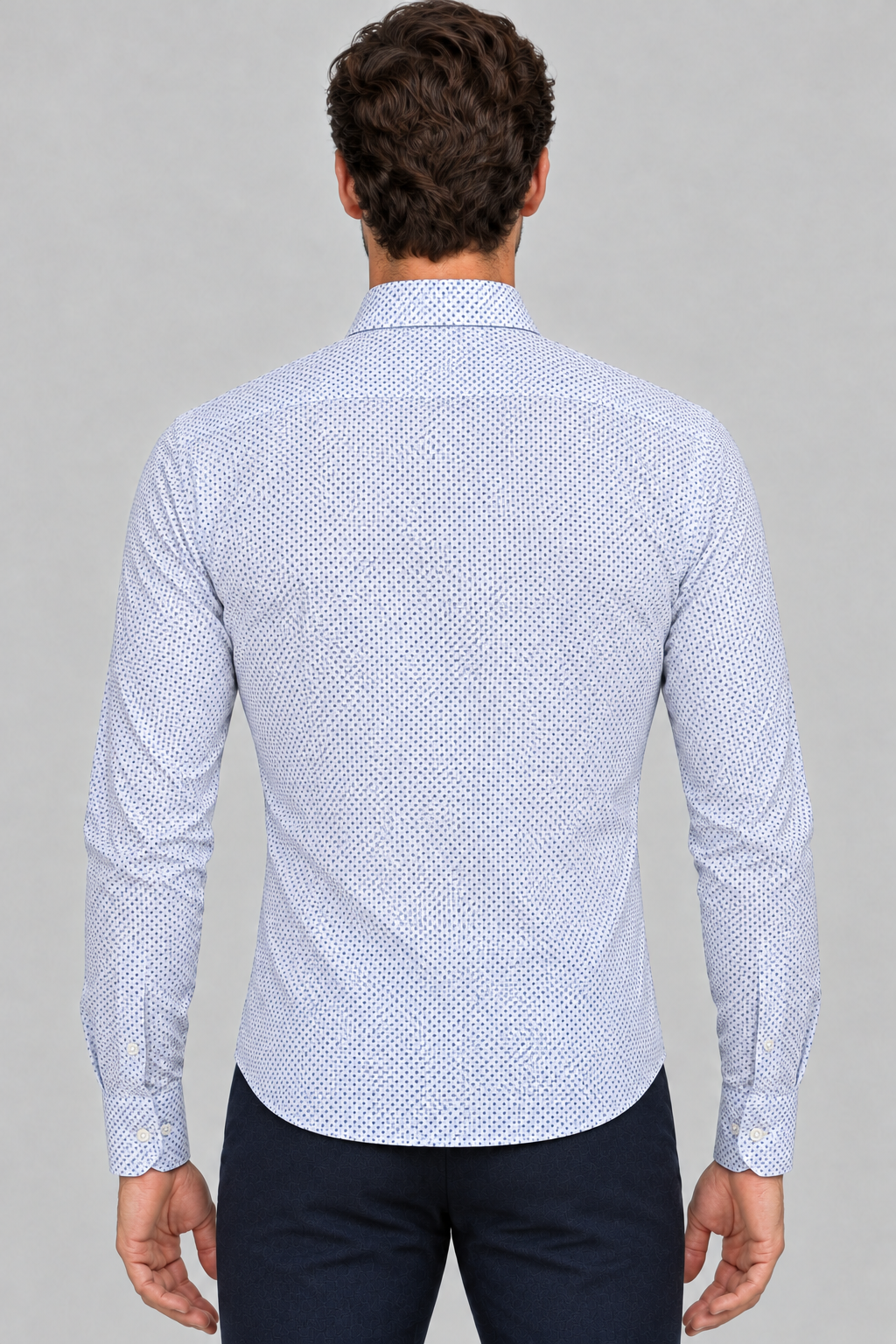 Retro della camicia Bagutta su modello