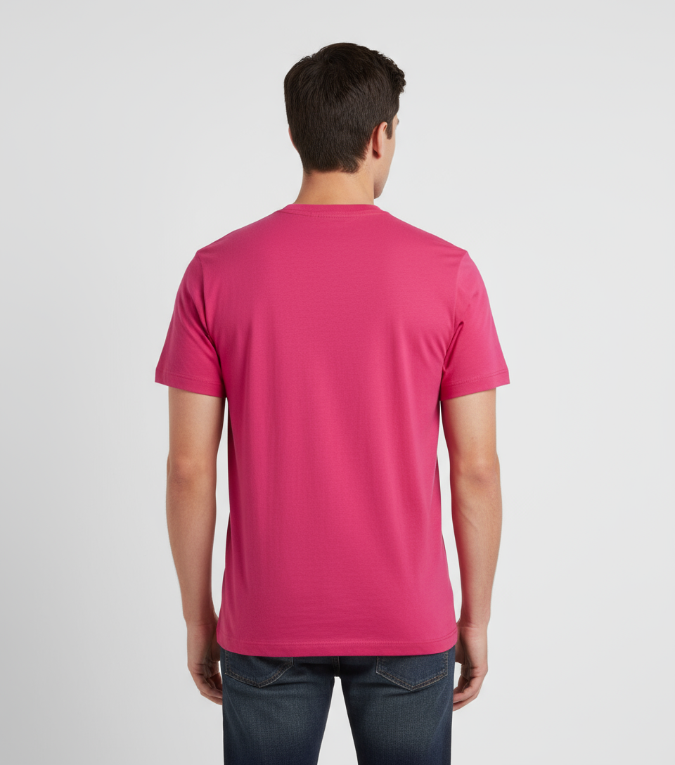 Retro t-shirt fucsia indossata
