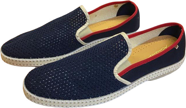Scarpa uomo Rivieras Espadrillas Le Grand Bleu traforate in blu, mocassino leggero con dettagli in bianco e rosso.