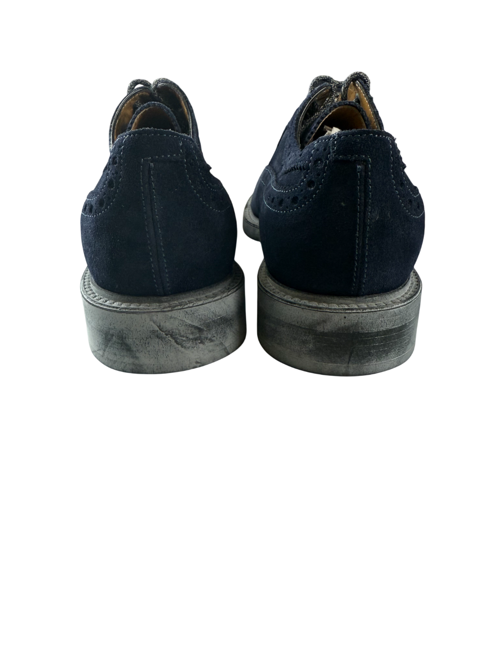 Scarpa uomo Santoni Derby Brogue Rondine in pelle, classica scarpa da uomo con dettagli decorativi in stile brogue.