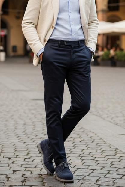 Scarpa uomo Santoni Derby Brogue Rondine in pelle, stile classico con dettagli perforati, calzatura elegante e di alta qualità.