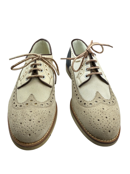 Scarpa uomo Santoni Derby Brogue Rondine in pelle marrone, dettagli tradizionali e rifiniture eleganti, stile classico e sofisticato