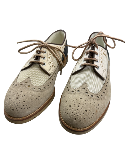Scarpa uomo Santoni Derby Brogue Rondine in pelle, elegante con dettagli perforati, stile classico e raffinato.