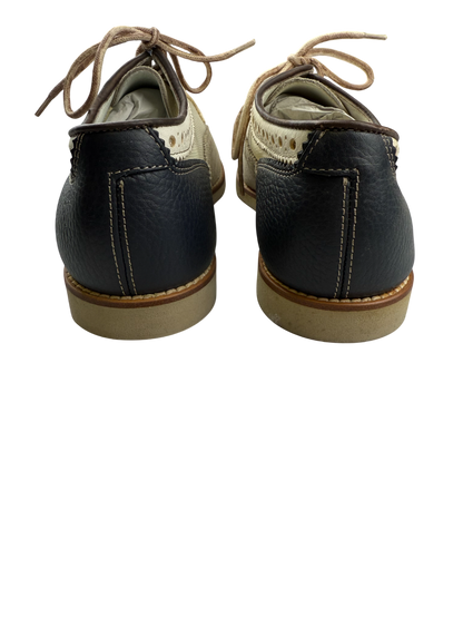 Scarpa uomo Santoni Derby Brogue Rondine in pelle, elegante calzatura classica con dettagli brogue, modello Rondine.