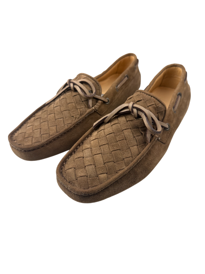 Scarpa uomo Santoni mocassino in pelle marrone, elegante e raffinato, con dettaglio classico e suola in gomma.