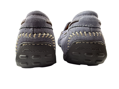 Scarpa uomo Santoni mocassino in pelle marrone con dettaglio classico, ideale per look eleganti e casual.