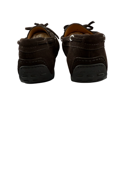 Scarpa uomo Santoni mocassino in pelle color marrone, dettagli eleganti e design classico, ideale per look sofisticati.