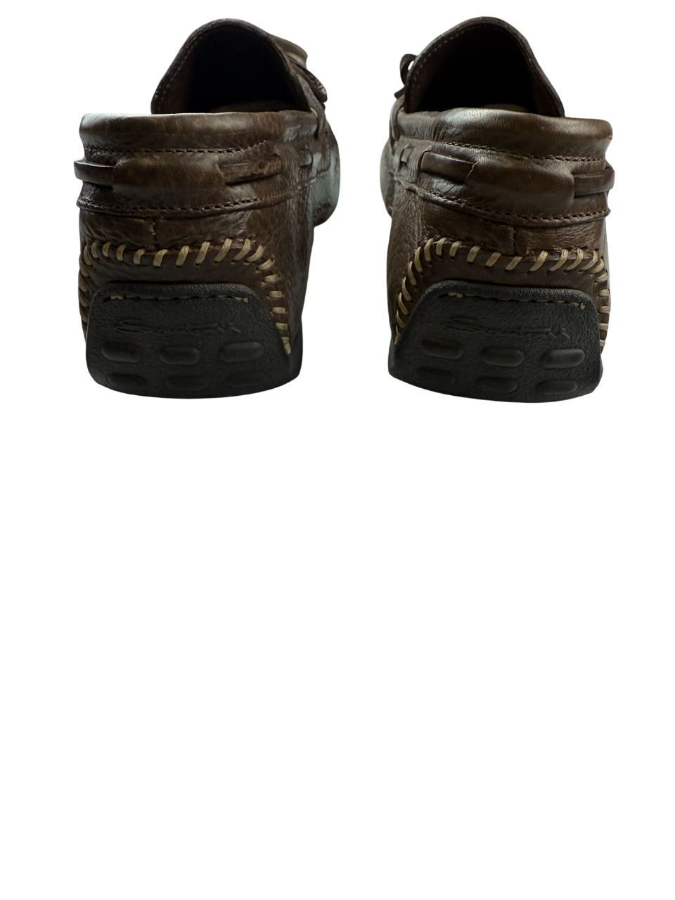 Scarpa uomo Santoni mocassino in pelle color cognac, dettagli eleganti e finiture di alta qualità, moda uomo mocassini Santoni.