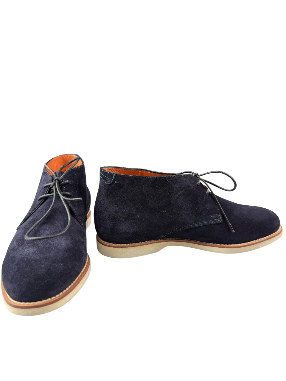 Scarpa uomo Santoni polacchina in pelle nera con dettaglio elegante, perfetta per look sofisticati e di moda.