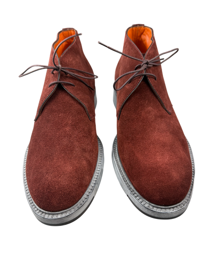 Scarpa uomo Santoni polacchina in pelle marrone, dettagli eleganti e suola in gomma, stile classico e raffinato.