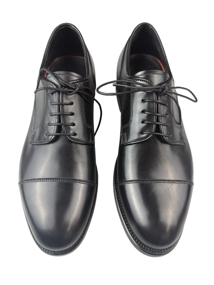 Scarpa uomo Santoni Derby stringata cap toe in pelle nera, scarpe basse eleganti da uomo.