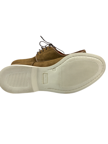 Scarpa uomo Santoni Derby scamosciate, scarpe stringate basse in stile elegante e moderno.