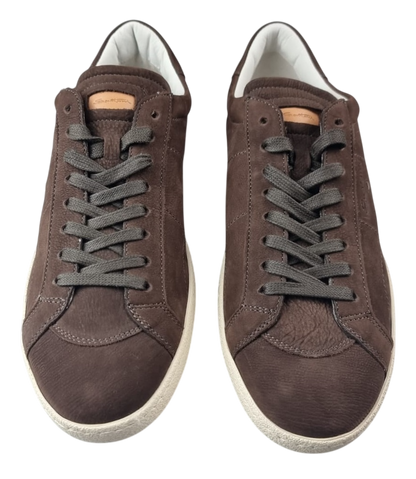 Scarpa uomo Santoni sneaker bassa in pelle, stile moda uomo, scarpa stringata sportiva e elegante.