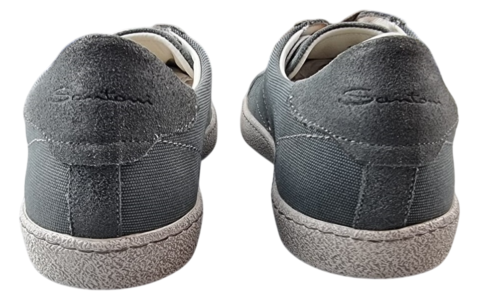 Scarpa uomo Santoni sneaker stringata bassa in pelle, stile moda uomo, vista frontale con dettagli eleganti e suola bianca