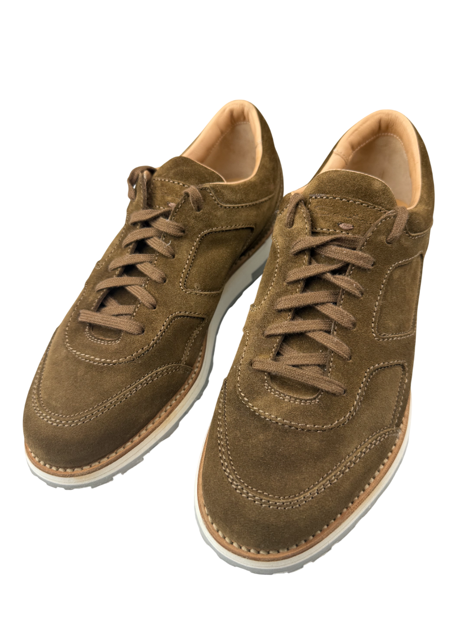 Scarpa uomo Santoni sneaker casual in camoscio blu con suola in gomma bianca, stile sportivo e moderno.