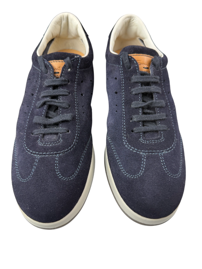 Scarpa uomo Santoni sneaker casual in pelle, stile moderno, con suola bianca e dettagli eleganti.