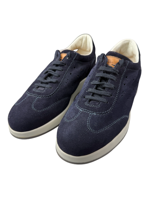 Scarpa da uomo Santoni sneaker casual in pelle, modello sportivo con design elegante e dettagli moderni, vista frontale.