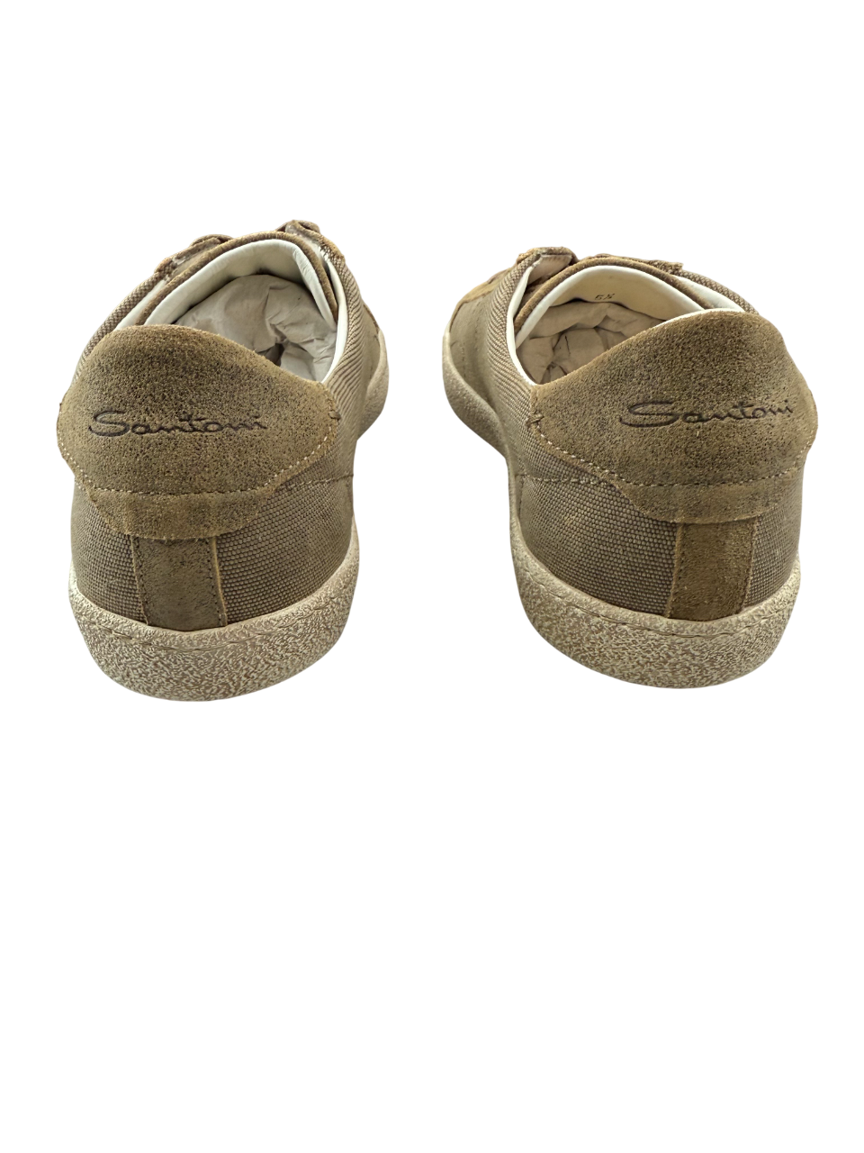 Scarpa uomo Santoni beige sneakers casual moda, dettaglio in pelle e suola bianca, stile sportivo ed elegante.