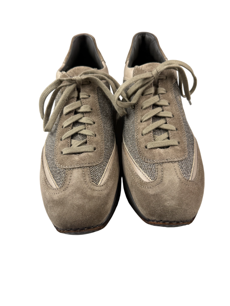 Scarpa uomo Santoni sneaker casual in scamosciato blu, suola bianca, design elegante e moderno, vista frontale.