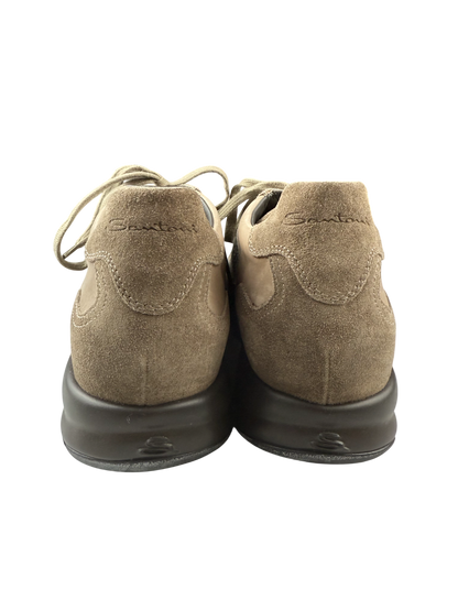 Scarpa uomo Santoni sneakers casual in scamosciato nero, stile moderno e confortevole, ideale per look informali.