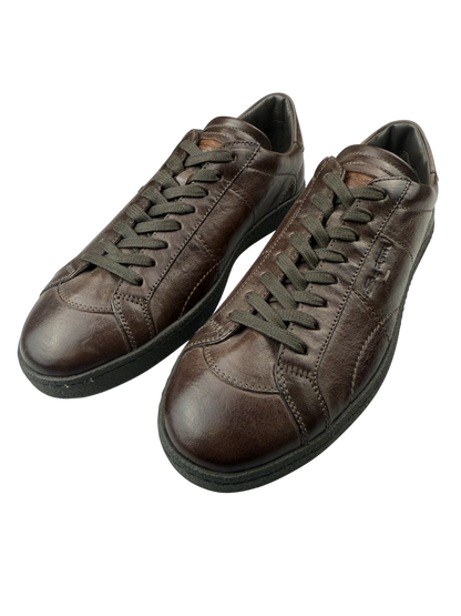 Scarpa da uomo Santoni sneaker casual in morbido materiale, dettagli eleganti e comodi, stile moda uomo.