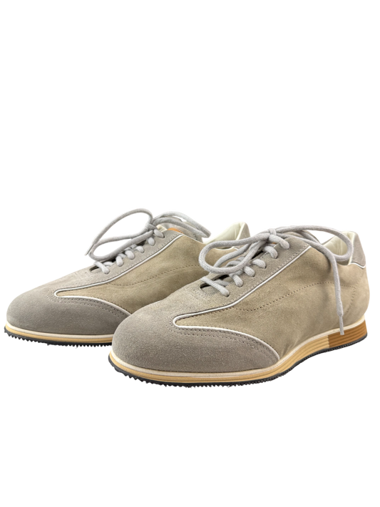 Scarpa uomo Santoni sneaker casual in pelle bianca con dettagli in blu, stile sportivo e moderno.