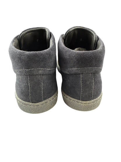 Scarpa uomo Santoni sneakers alte blu in pelle, moda casual, con suola bianca, made in Italy, stile elegante e sportivo.