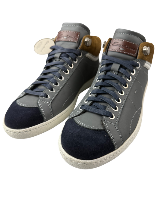 Scarpa uomo Santoni sneaker polacchine casual in pelle con suola bianca, modello moda uomo.