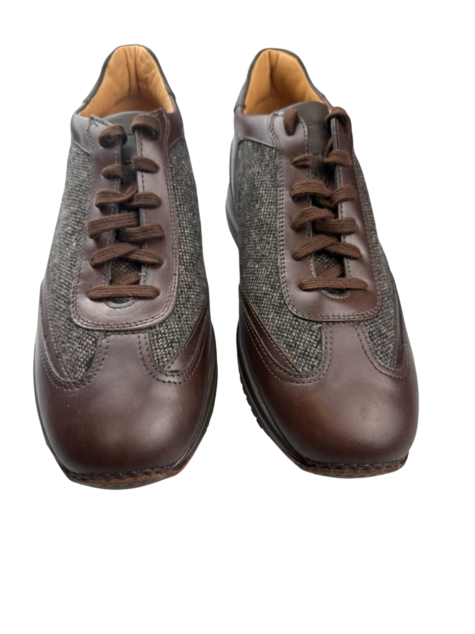 Scarpa uomo Santoni sneaker casual in pelle bianca con dettagli blu e suola in gomma, stile moderno e confortevole.