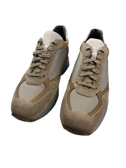 Scarpa uomo Santoni sneaker casual in pelle bianca con dettagli blu e suola in gomma, stile elegante e sportivo