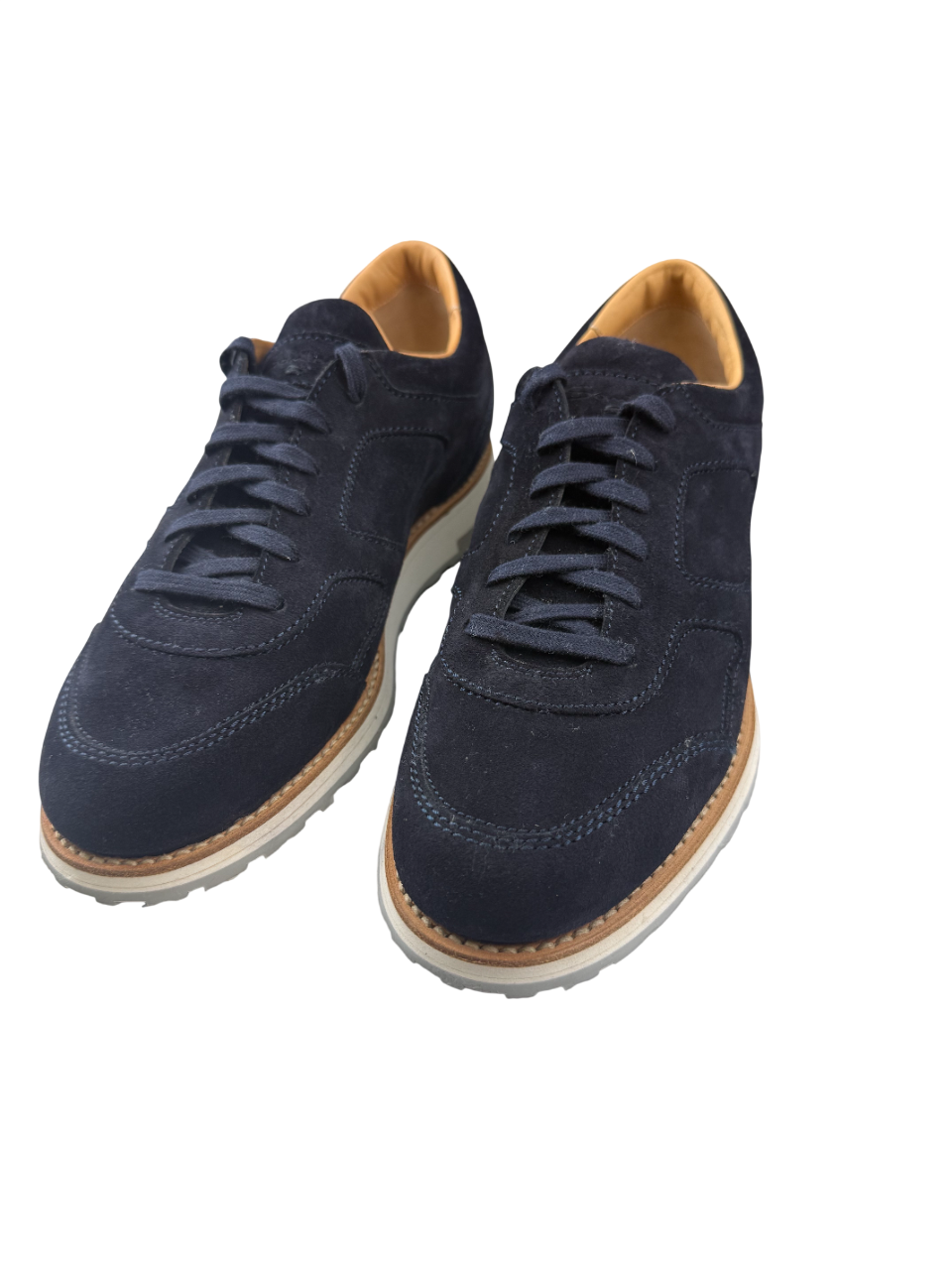 Scarpa uomo Santoni Sneaker casual scamosciata blu navy con suola in gomma bianca, ideale per look sportivi e casual.