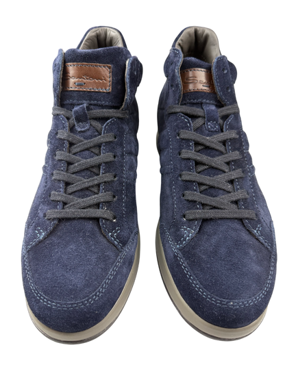 Scarpa sneaker casual uomo Santoni in pelle con suola bianca, stile sportivo e moderno, dettaglio di design elegante.