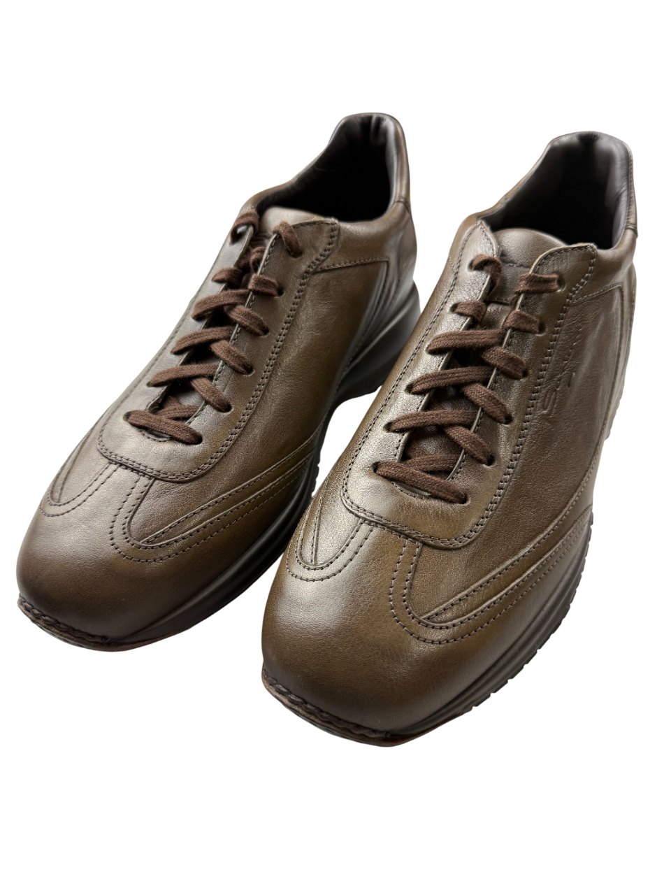 Scarpa uomo Santoni sneaker casual in pelle, con suola bianca e dettagli eleganti, perfetta per look sportivi e alla moda