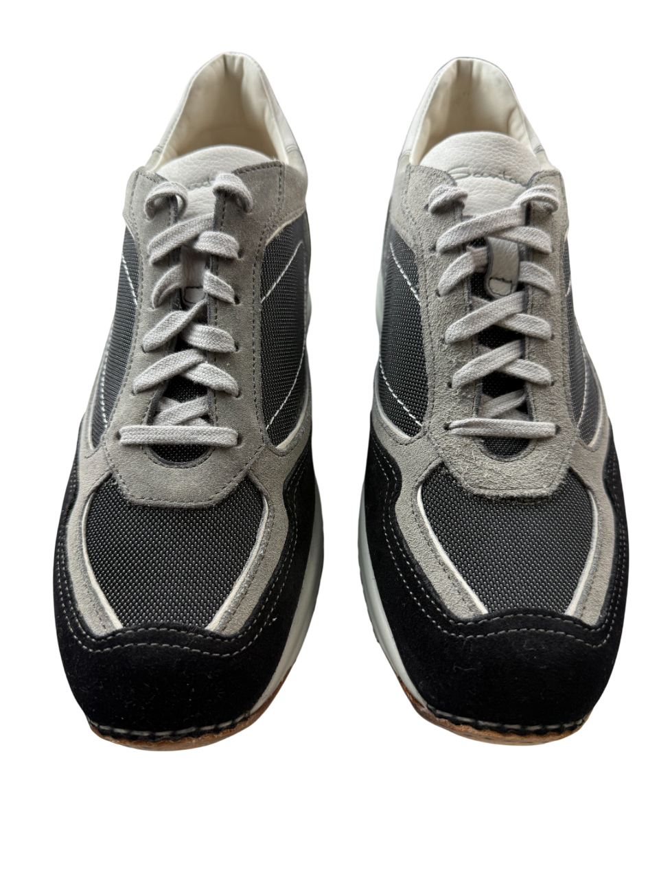 Scarpa uomo Santoni sneaker casual in pelle nera, stile moderno con dettagli eleganti, adatta a look quotidiani e casual.