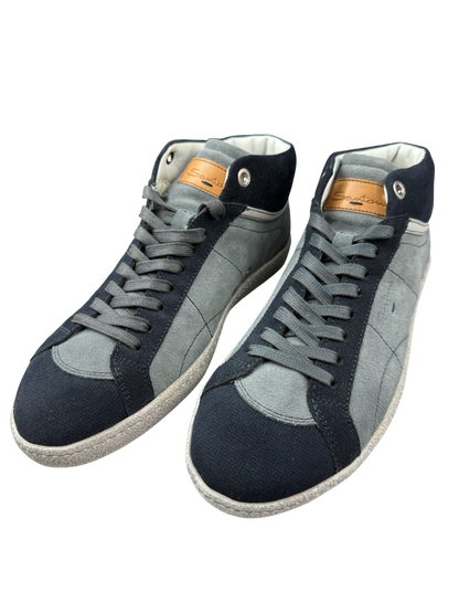 Scarpa uomo Santoni Sneaker alte in pelle nera, modelli casual e sportive, con dettagli eleganti e suola robusta.