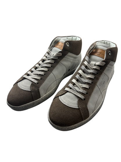 Sneaker alte da uomo Santoni in pelle nera con suola bianca, stile casual e moderno, perfette per un look urbano e di tendenza.