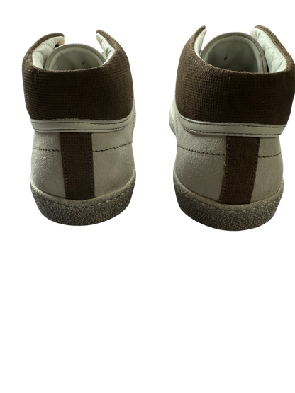 Sneaker alte da uomo Santoni moda, scarpe sportive casual in pelle nera con dettagli eleganti e suola robusta.