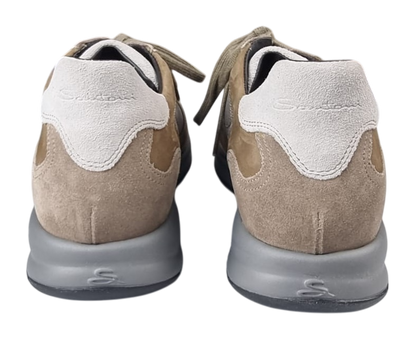Scarpa uomo Santoni sneaker casual in pelle bianca con dettagli in tessuto, modello sportivo e moderno.