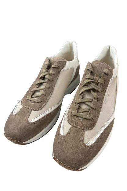Scarpa uomo Santoni sneaker casual in pelle bianca con dettagli grigi, scarpa sportiva elegante e confortevole.