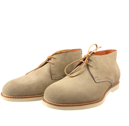 Scarpa uomo Santoni polacchine in pelle marrone con dettagli eleganti, perfetta per look moda e stile.