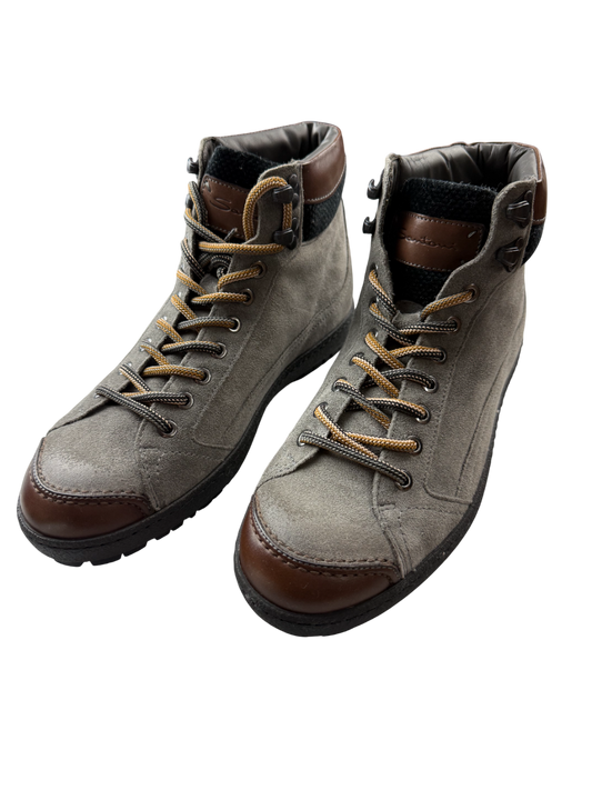 Scarpa uomo Santoni scarponcino stringato in pelle, stile moda, con suola robusta e dettagli eleganti, perfetta per look casual e formali