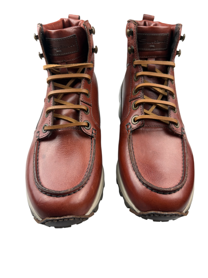 Scarpa uomo Santoni, scarponcino stringato in pelle con suola robusta, stile elegante e moderno, ideale per look casual e formali.
