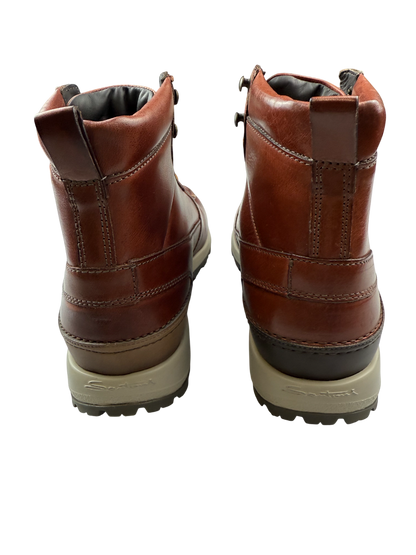 Scarpa uomo Santoni, scarponcino stringato in pelle, stile moda uomo con suola robusta e dettagli eleganti.