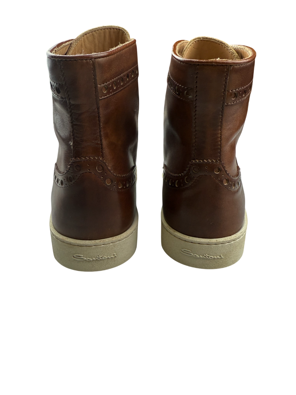 Stivaletto stringato brogue da uomo Santoni in pelle marrone, ideale per un look elegante e casual