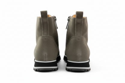 Scarpa uomo Santoni, scarponcino scamosciato grigio, stile moda uomo, made in Italy, resistente e elegante.