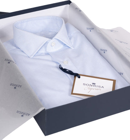 Camicia casual uomo Sonrisa a righe bianco e azzurro con collo francese, tessuto leggero e stile elegante e rilassato.