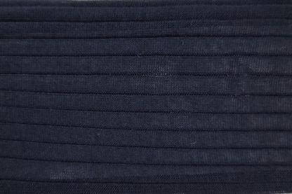Calze lunghe uomo Timonier blu tinta unita con motivo a coste, realizzate in cotone egiziano 100% per comfort e stile.