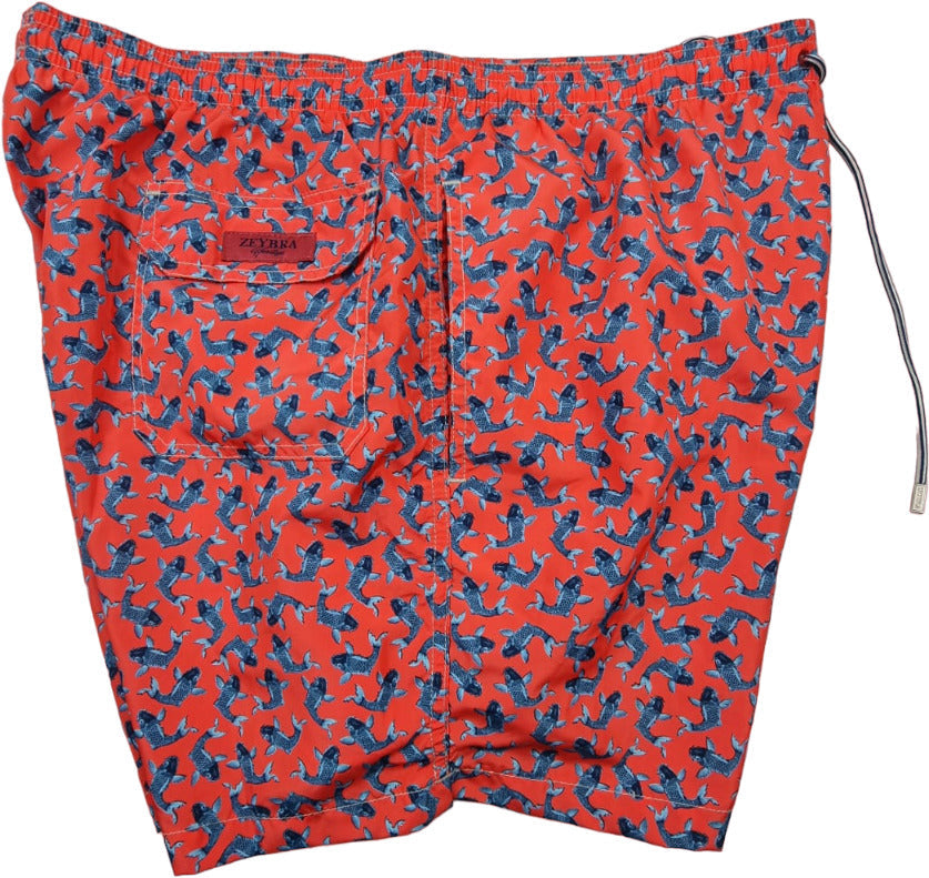 Boxer mare uomo Zeybra Portofino 1962 con fantasia carpe rosso, in tessuto morbido, ideale per mare e piscina.